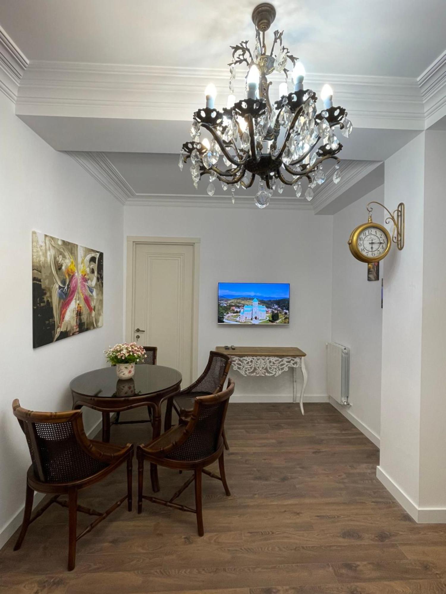 Picasso Apartment Kutaiszi Kültér fotó