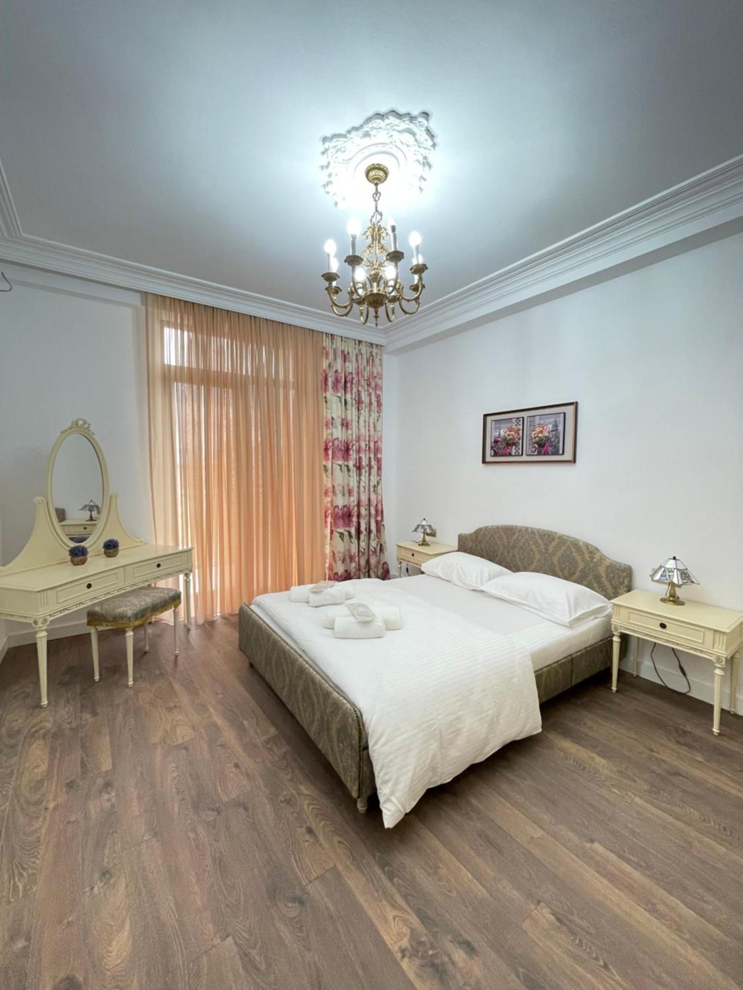 Picasso Apartment Kutaiszi Kültér fotó