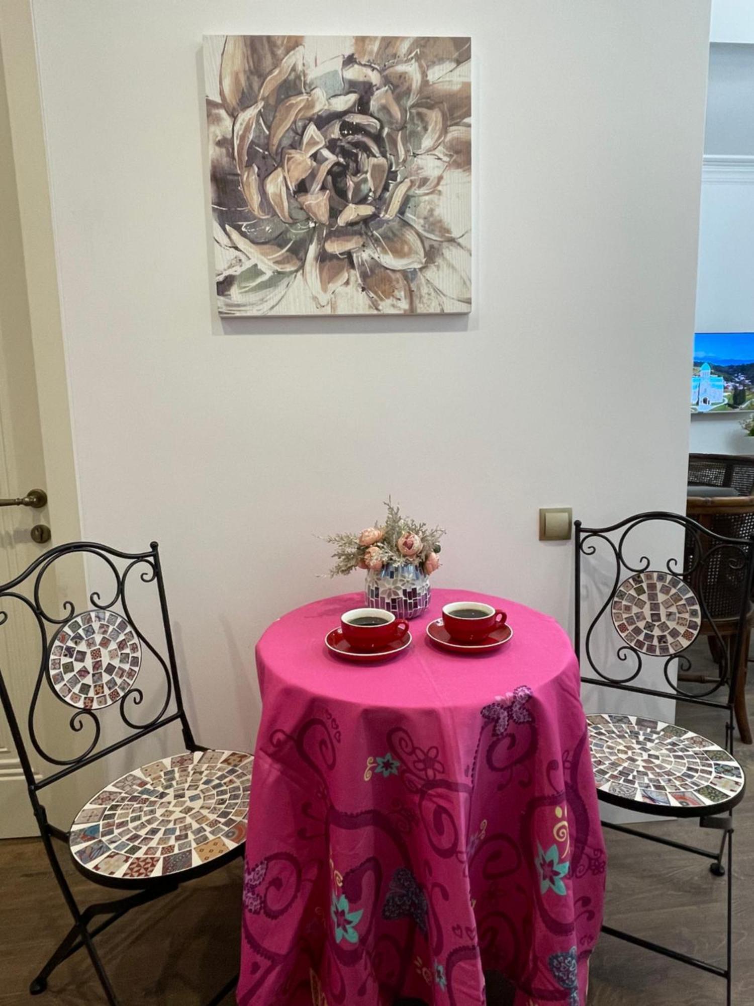 Picasso Apartment Kutaiszi Kültér fotó