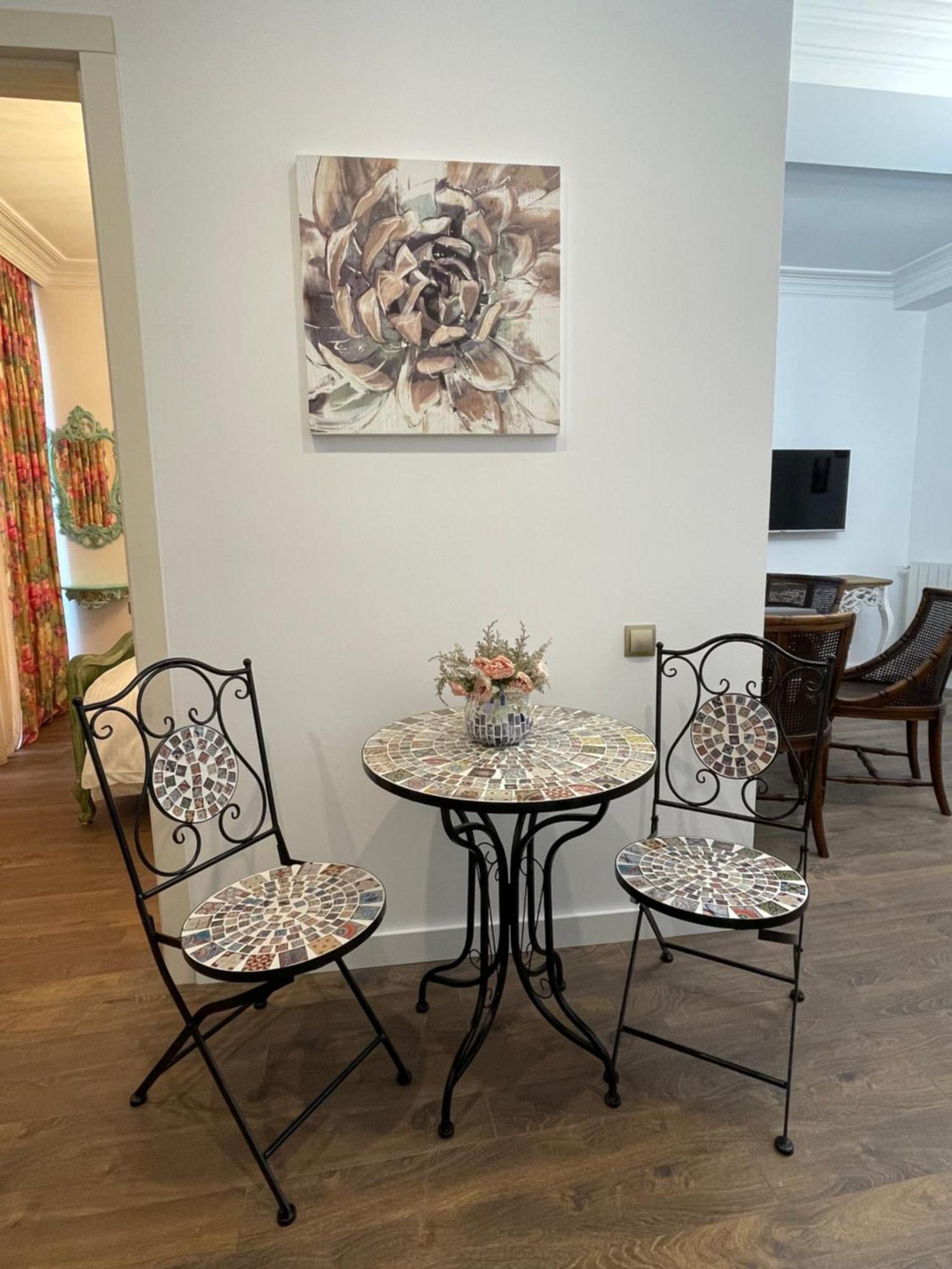 Picasso Apartment Kutaiszi Kültér fotó